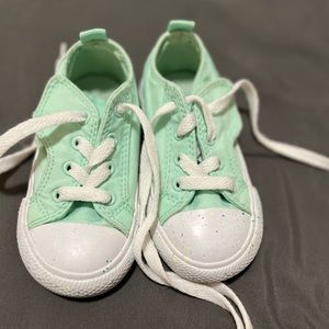 Aqua speckled little girls converse